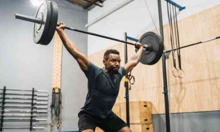 Cabang Olahraga Atletis Dalam Mengangkat Beban Atau Barbel