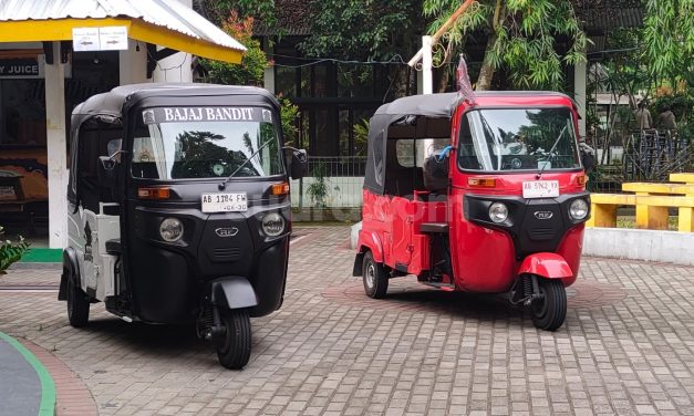 Kendaraan Umum Bajaj Yang Memiliki Kekurangan Dan Kelebihan
