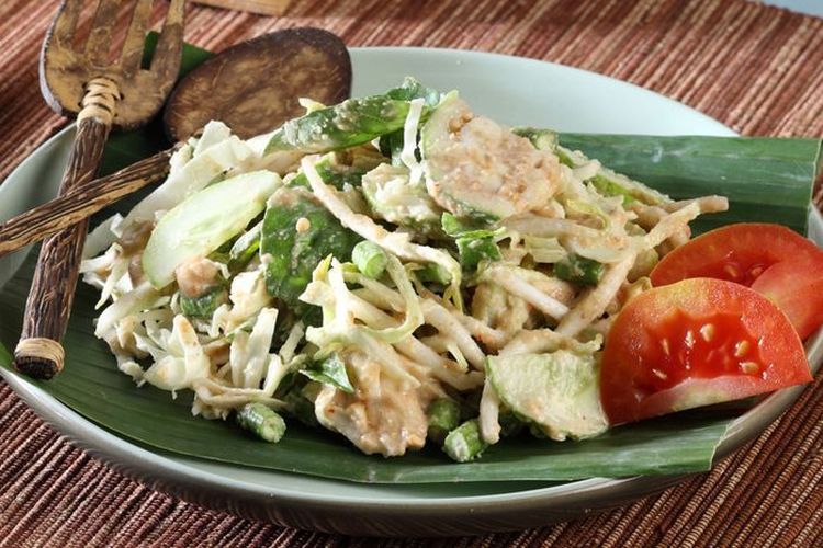 Makanan Karedok Atau Sayuran Mentah Khas Sunda