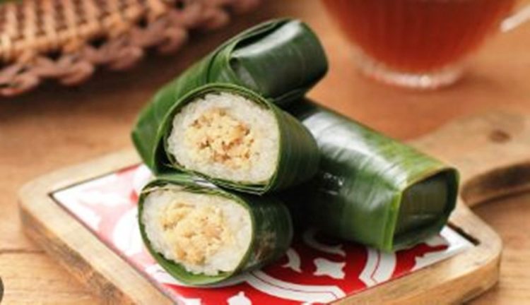 Makanan Tradisional Lemper Dari Indonesia Yang Memiliki Isian