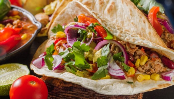 Kelezatan Kuliner Burrito Yang Di Lapisi Tepung Serta Isiannya