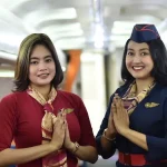 Kru Tim Pesawat Atau Seorang Pramugari Yang Melayani