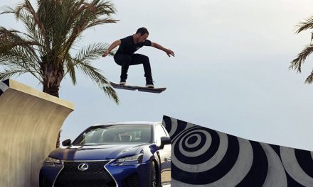 Permainan Olahraga Skateboard Menggunakan Papan Dan Roda