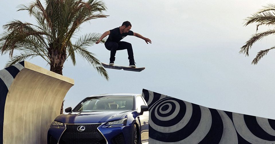 Permainan Olahraga Skateboard Menggunakan Papan Dan Roda