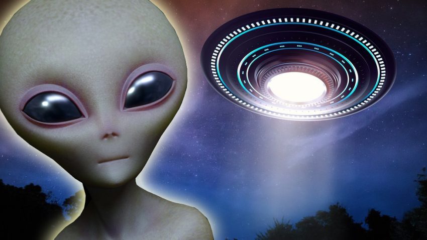 Makhluk Luar Angkasa Beserta Kendaraannya Sebuah UFO
