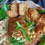 Makanan Jalanan Pecal Yang Nikmat Dari Indonesia