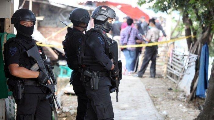 Sekelompok Orang Teroris Yang Sangat Membahayakan