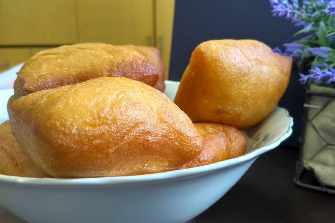 Adonan Roti Goreng Odading Dengan Beberapa Rasa
