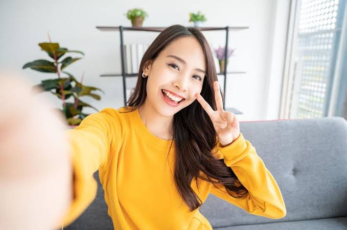 Pengambilan Gambar Selfie Dengan Kecanggihan Kamera Depan