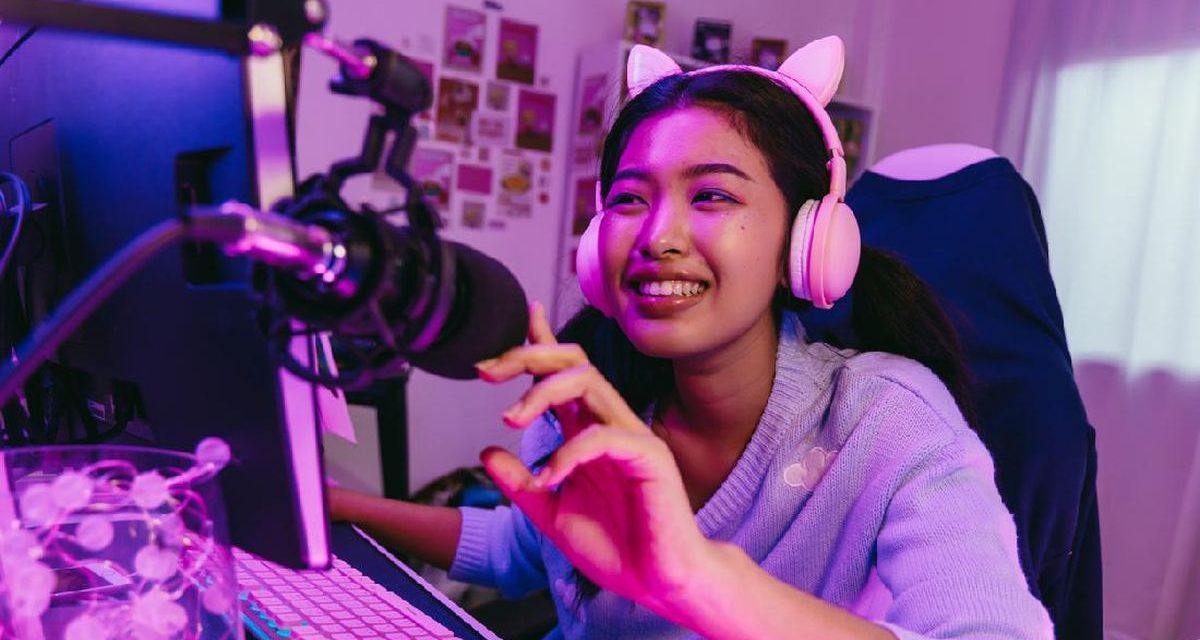 Penyiaran Aktivitas Streamer Di Kehidupan Sosial Media