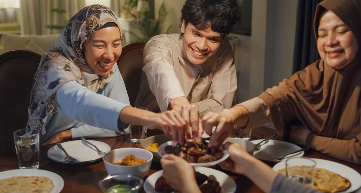 Kegiatan Positif Sahur Dalam Menunaikan Makan Dan Minum