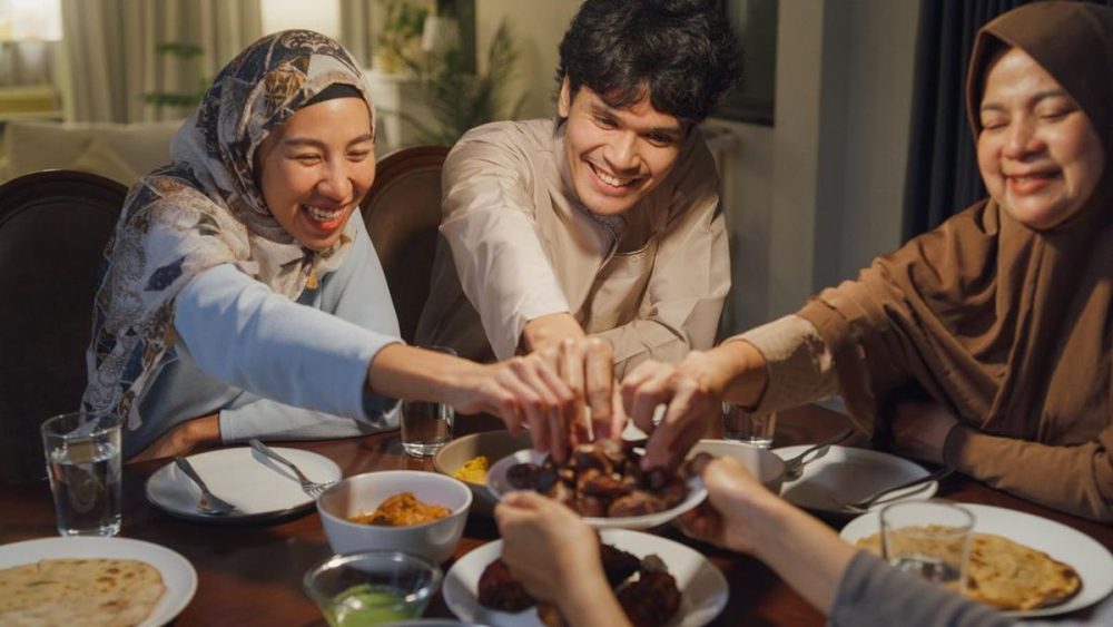 Kegiatan Positif Sahur Dalam Menunaikan Makan Dan Minum
