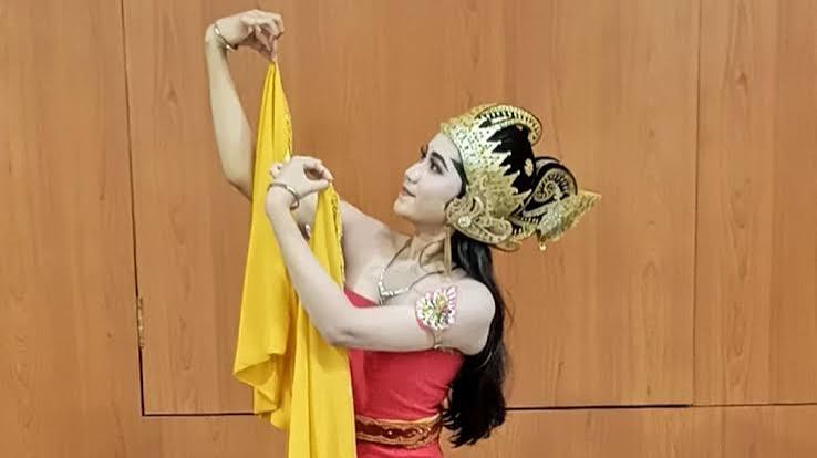 Seorang Kelompok Penari Yang Memiliki Teknik