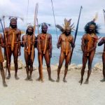 Budaya Berpakaian Adat Koteka Dari Masyarakat Papua