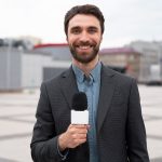 Seorang Pembawa Berita Atau Reporter Dalam Televisi