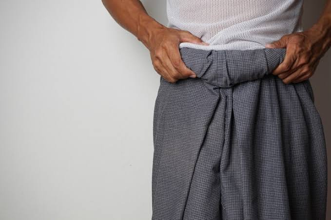 Sebuah Pakaian Luar Sarung Dari Bahan Yang Nyaman
