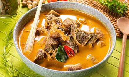 Masakan Indonesia Kuah Gulai Dengan Rempah