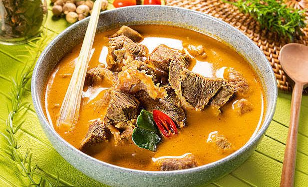 Masakan Indonesia Kuah Gulai Dengan Rempah