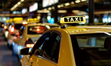 Transportasi Mewah Umum Taksi Untuk Di Jalanan