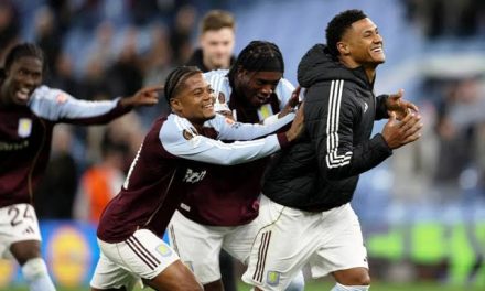 Tim Profesial Inggris Sebuah Klub Bola Aston Villa
