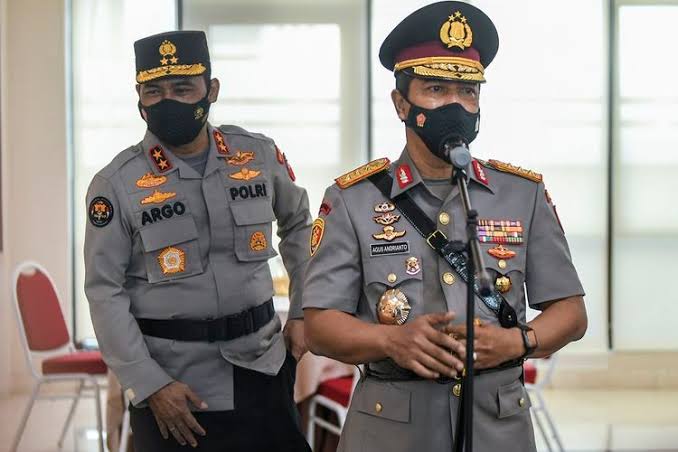Seorang Aparat Polisi Dengan Banyak Tugas