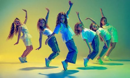 Suatu Gerakan Tubuh Pada Tarian Modern Dance