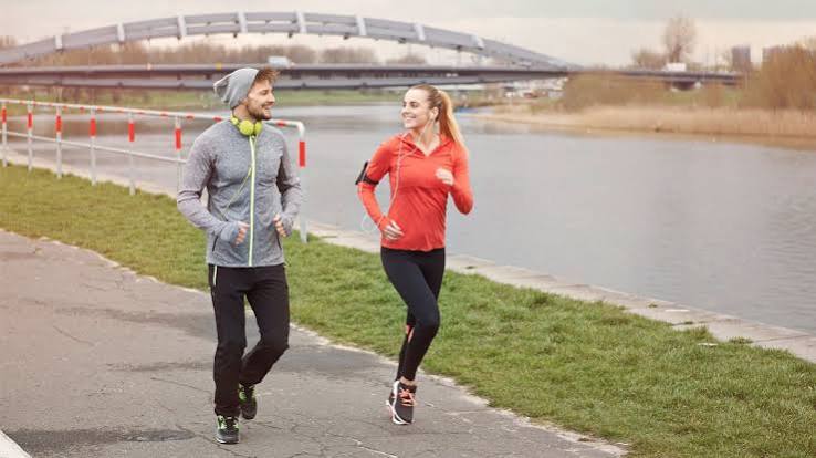 Olahraga Santai Lari Jogging Dengan Banyak Manfaat